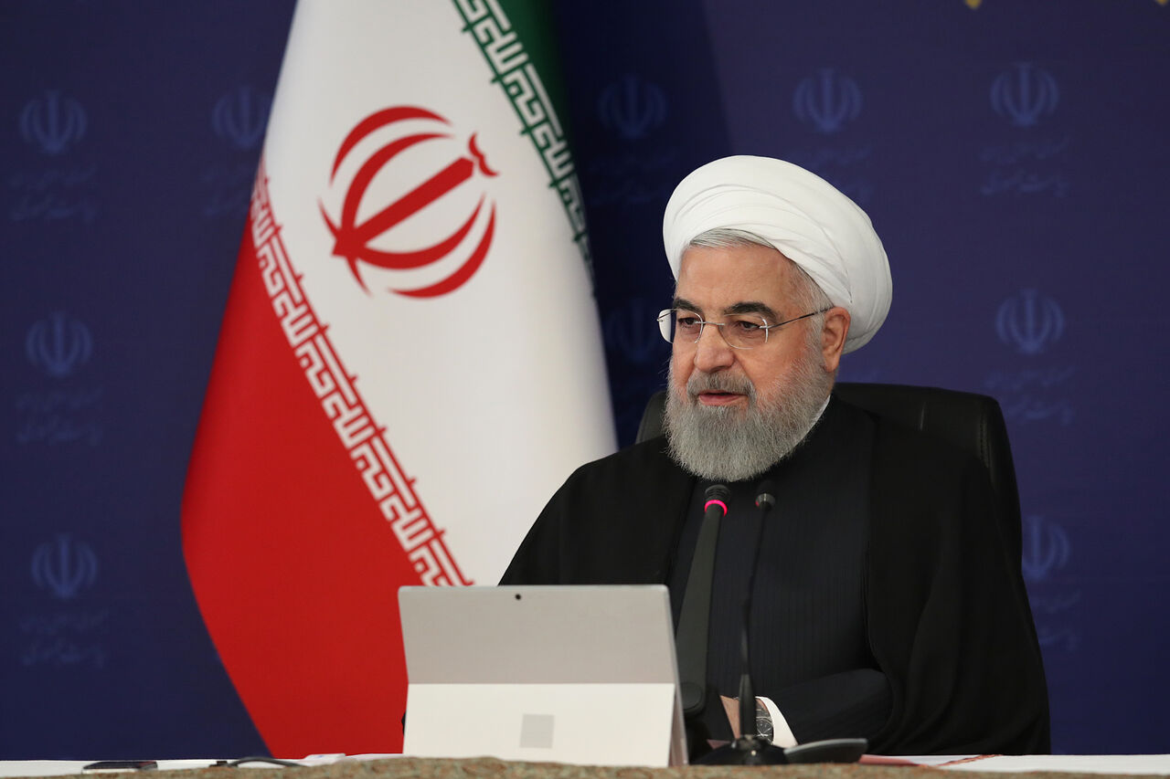 روحانی در جلسه ستاد مقابله با کرونا: ملت ایران در برابر فشارها به زانو درنمی‌آید