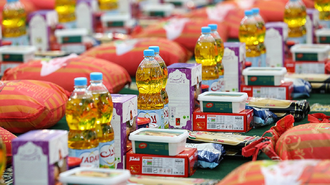 شهرداری کرج یک ‌هزارو ۳۰۰ بسته معیشتی توزیع کرد