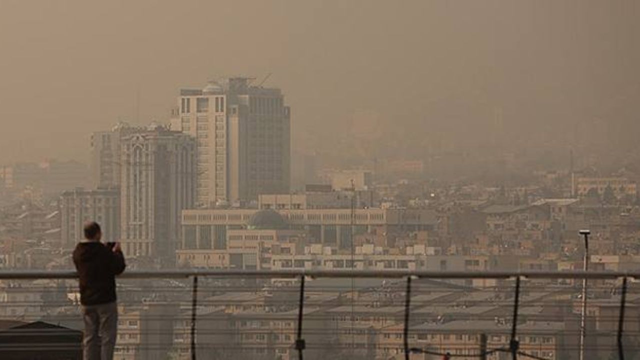 آلاینده ها در آسمان البرز؛ سالمندان و کودکان خانه بمانند