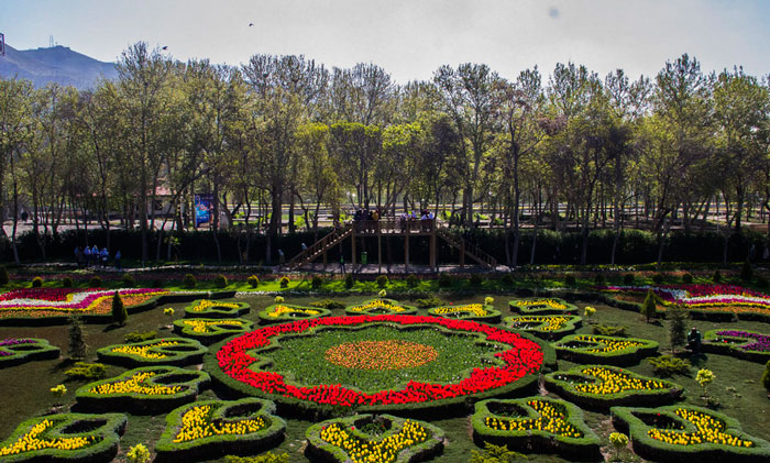 باغ ۴۰ هکتاری گلها؛ ظرفیتی ویژه برای جذب توریست در البرز/ کرج میزبان بزرگ ‌ترین فرش گل خاورمیانه + تصاویر