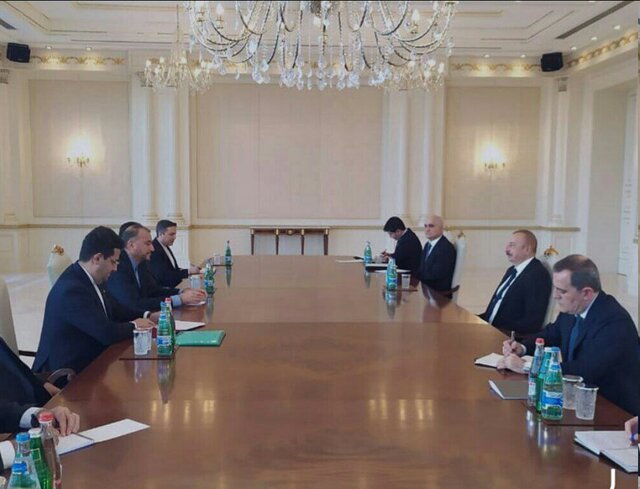 وزیر امور خارجه ایران با رییس جمهور آذربایجان در باکو رایزنی کرد