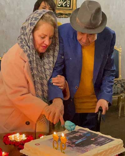 جشن تولد ایرج خواجه امیری در کنار همسرش + تصاویر