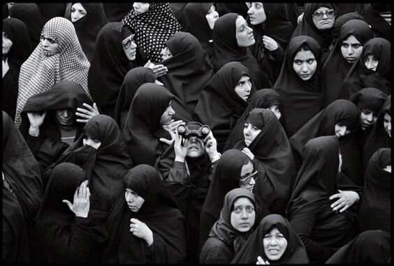 زنان ایرانی پس از انقلاب؛ عزت مادرانه، پیشرفت اجتماعی-سیاسی