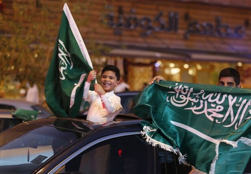 خشم شهروندان سعودی از اقدام رژیم آل سعود برای تغییر پرچم عربستان