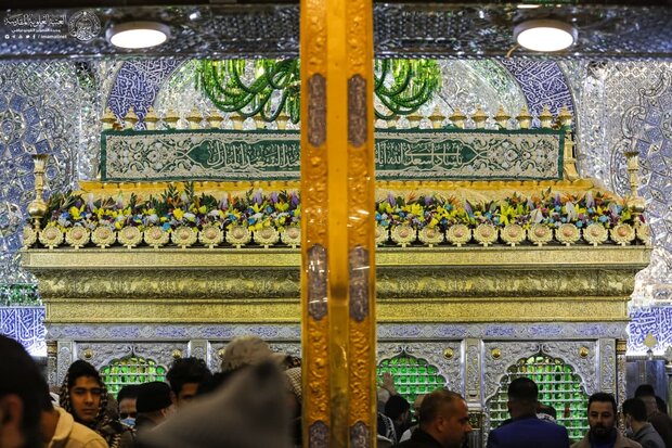 تصاویر بسیار زیبا از گل آرایی مضجع نورانی حضرت علی(ع)