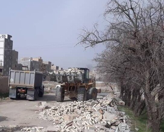 تخریب غیرقانونی دیوار مزرعه آموزشی تحقیقاتی دانشگاه آزاد در ماهدشت