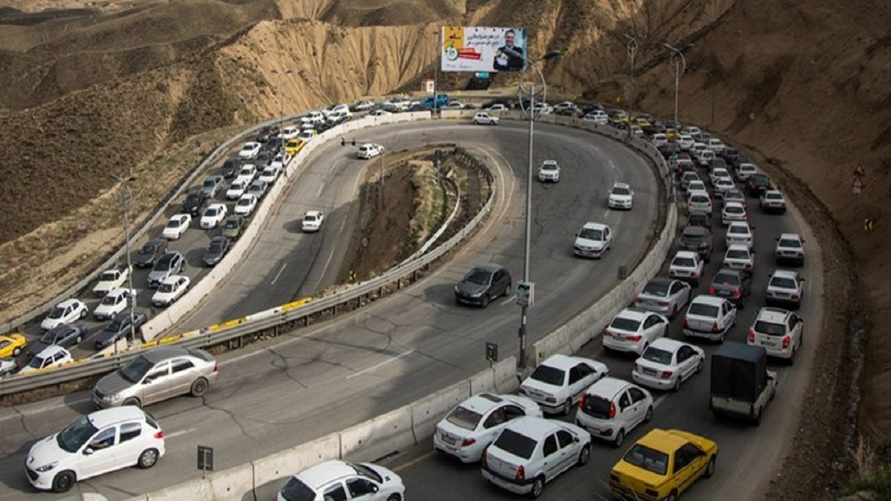 ترافیک در آزادراه قزوین - کرج/ بارش باران در البرز و قزوین