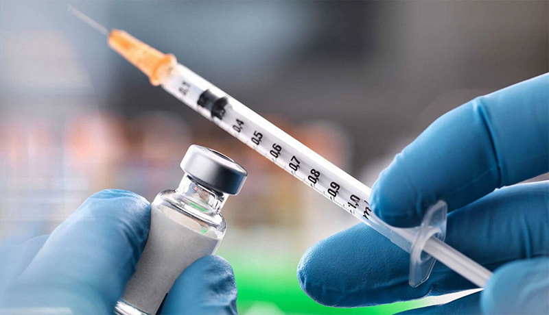 قطع زنجیره کرونا در گرو واکسیناسیون ۷۰ درصد مردم است/ آغاز فاز ۳ تولید واکسن کرونا در شرکت برکت البرز