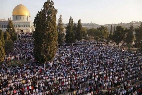 ۱۰۰ هزار فلسطینی نماز عید فطر را در «مسجدالاقصی» اقامه کردند