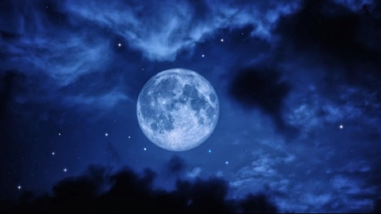 پدیده زیبای ماه آبی در کنار زحل و مشتری در آسمان/ قابلیت رویت با چشم غیرمسلح