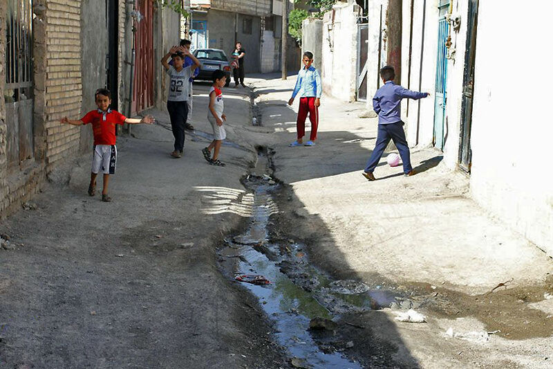 یک دهه محرومیت اهالی طالقان از زیرساخت ها مردم را ناامید کرد/ از رها شدن فاضلاب در کانال های شهری تا معابرِ در حسرتِ آسفالت