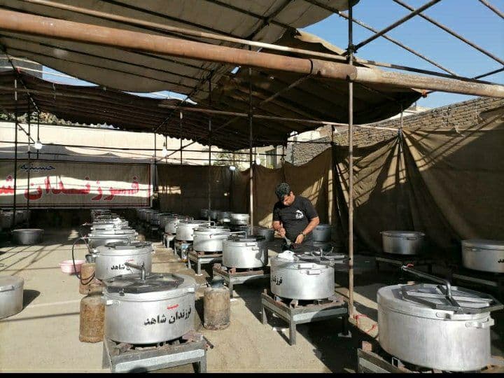 نذری محبت؛ پخت و توزیع ۱۴۰۰۰ غذای گرم در جشن ولادت حضرت محمد(ص)