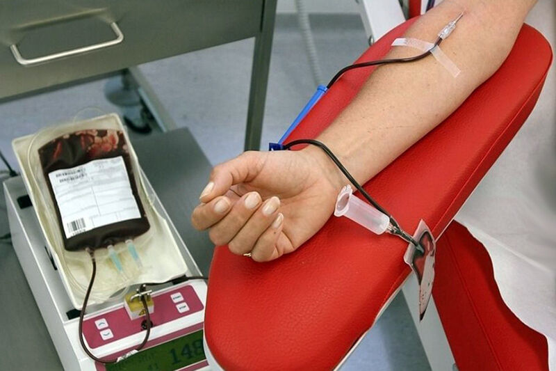 افراد واکسینه شده با استرازنکا و اسپوتنیک ۲ هفته از اهدای خون معافند/ با افزایش جراحی در بیمارستان های البرز نیاز به ذخائز خونی بیشتر شده است