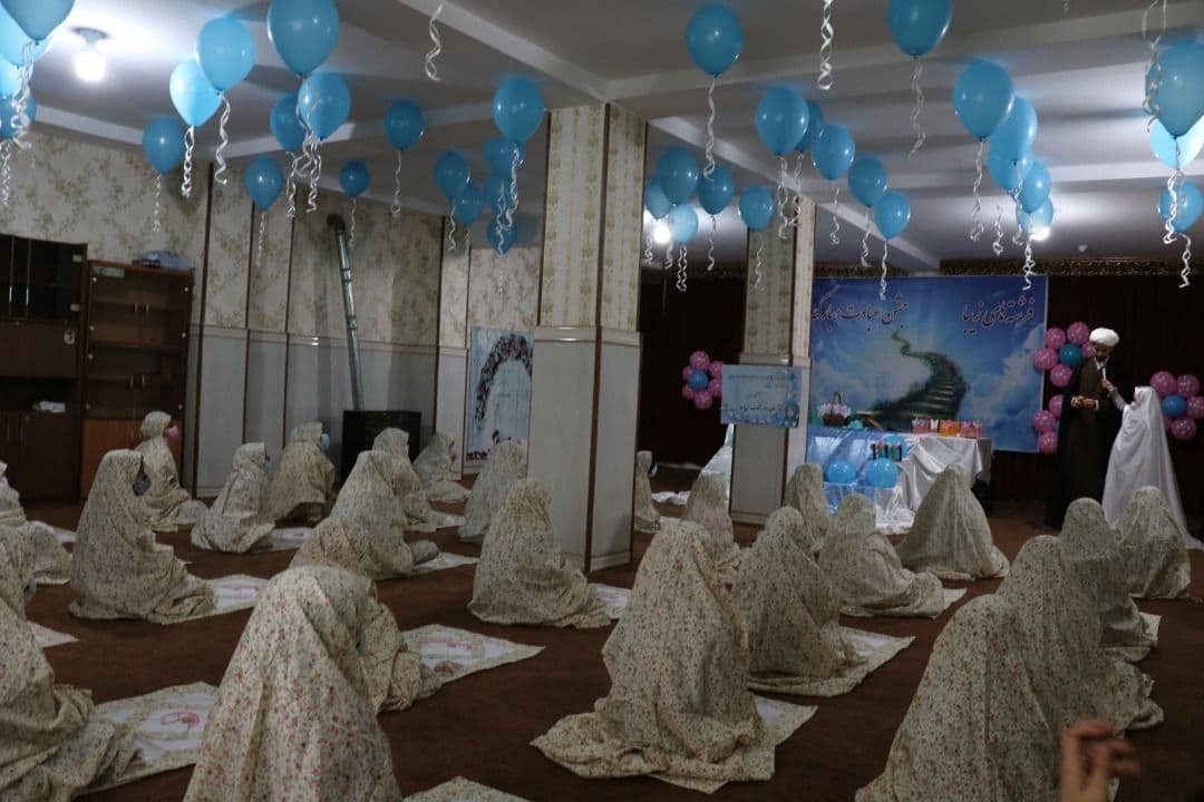 جشن تکلیف دختران خانواده های کم برخوردار در مهرشهر برگزار شد + تصاویر