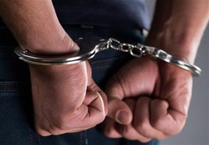پنج اوباش سابقه دار در کرج دستگیر شدند/ شرارت با سلاح سرد