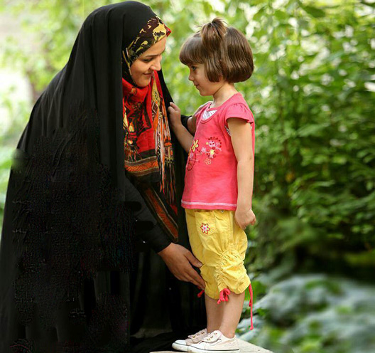 حفظ بنیان خانواده، جهاد بانوان در عصر کنونی است/ خشم دشمنان ناظم از شعار «زن، زندگی و آگاه» زنان ایران