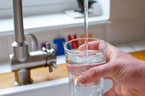 مردم نگران املاح آب شرب فردیس نباشند/ نظارت شبکه توسط بهداشت و درمان