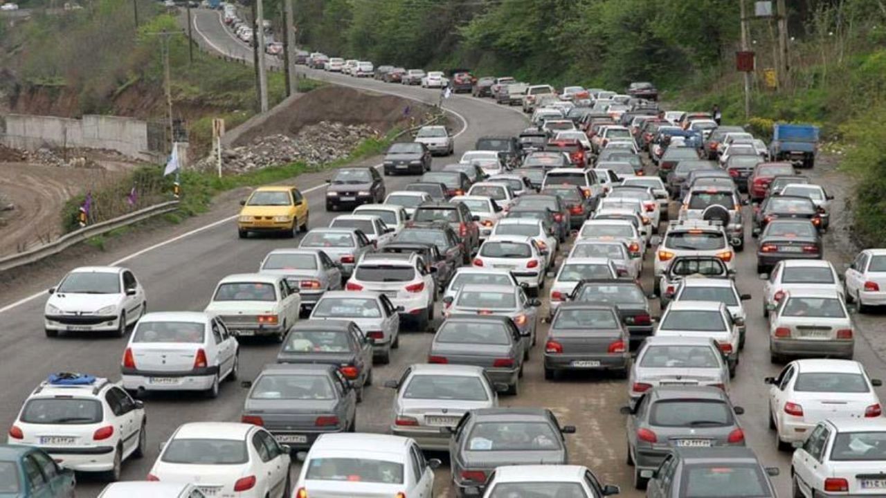 ترافیک از بیلقان تا آدران در جاده کرج-چالوس سنگین است