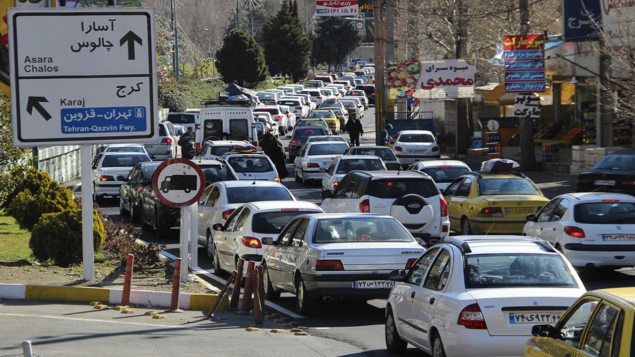 ترافیک در آزادراه کرج-تهران نیمه‌سنگین و چالوس سنگین است