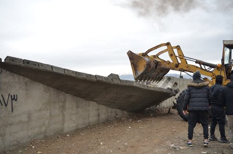 ساخت و ساز‌های غیرمجاز در منطقه ۴ کرج تخریب شد