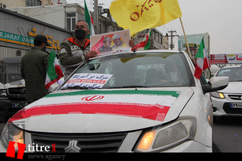 مردم کرج با راهپیمایی ۲۲ بهمن به جنگ تمام عیار دشمن پاسخ دادند