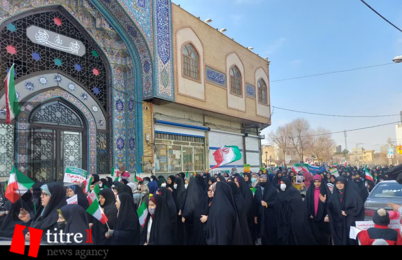 جلوه شور و شعور انقلابی مردم اشتهارد در راهپیمایی ۲۲ بهمن