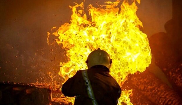 آتش‌سوزی یک واحد صنعتی در شهرک صنعتی اشتهارد
