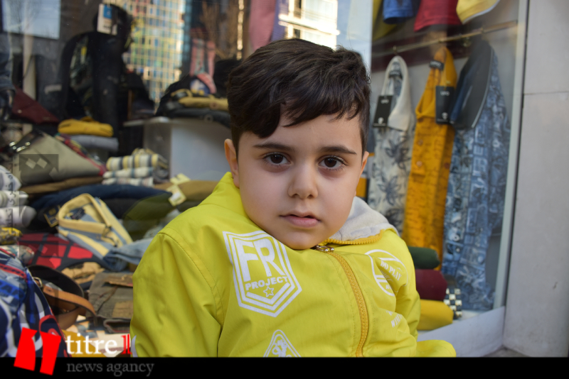 تصاویری از حال و هوای بازار کرج در آستانه عید نوروز ۱۴۰۲
