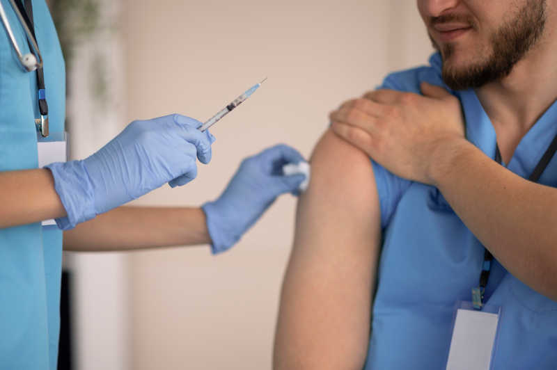 تزریق بیش از ۳۵ هزار دز واکسن کرونا در شبانه‌روز گذشته