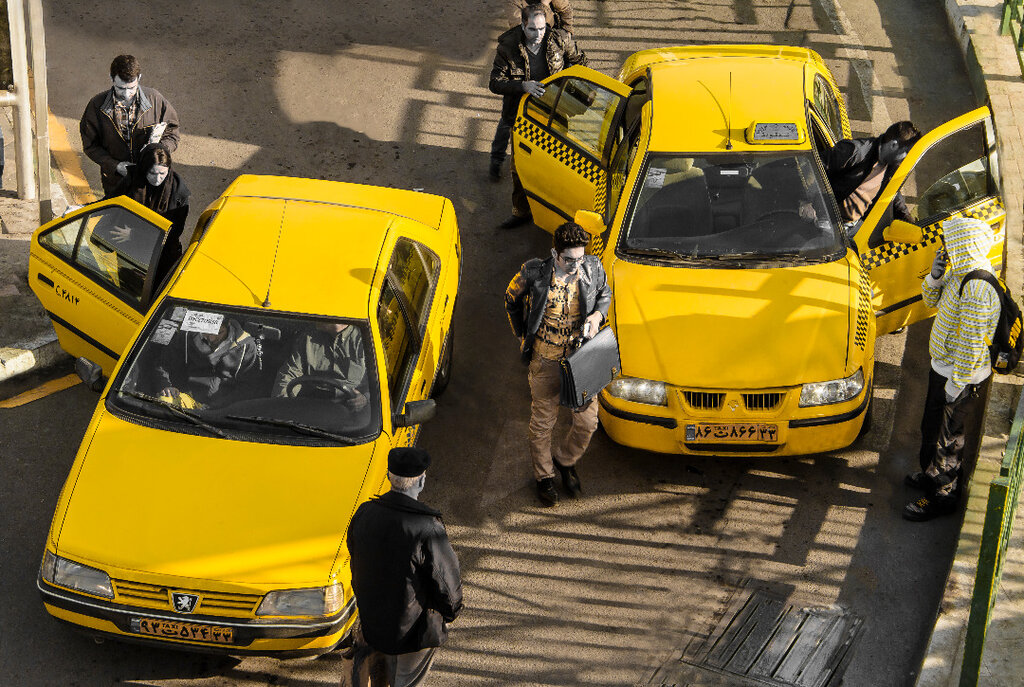 کرونا تمام نشده؛ سوار کردن ۴ مسافر در تاکسی تخلف است/ با افزایش خودسرانه کرایه برخورد می شود