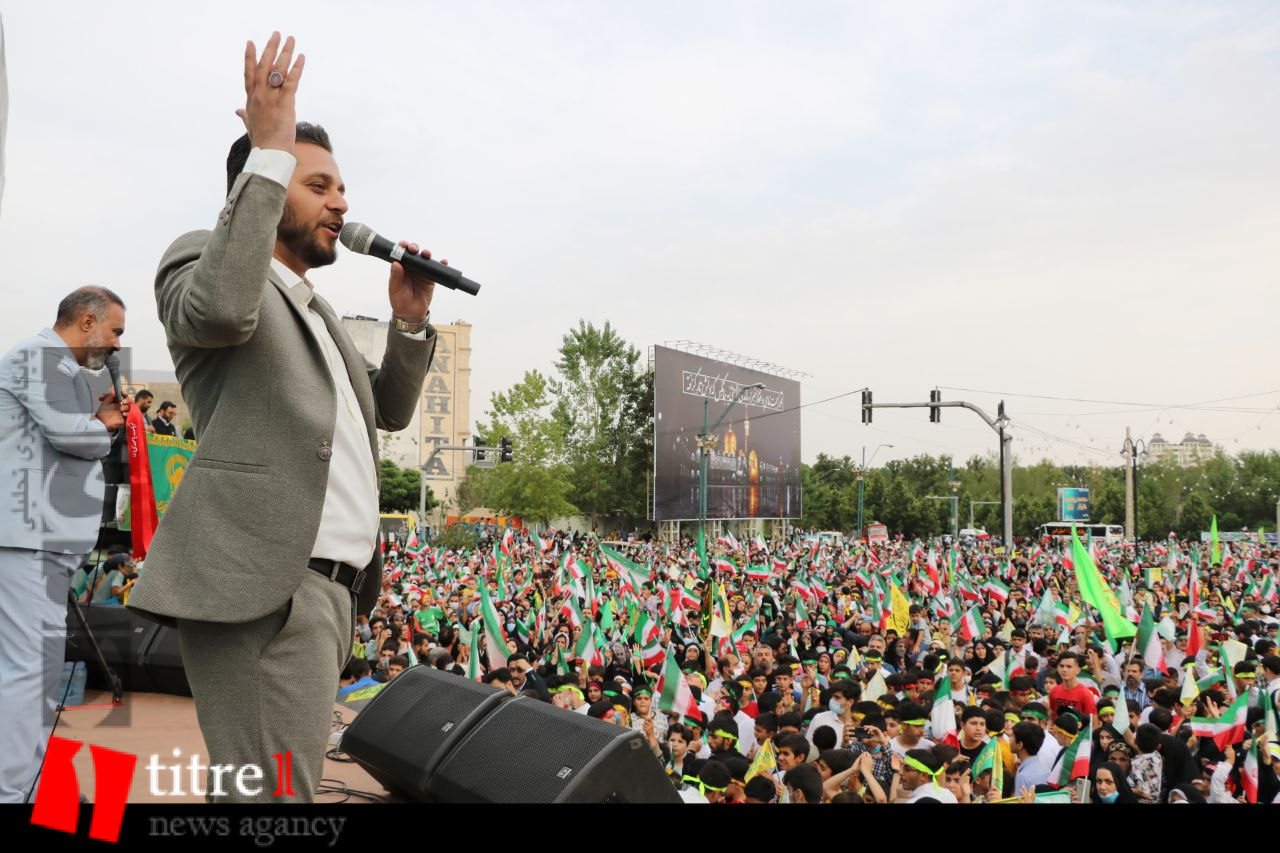 اجتماع بزرگ «سلام فرمانده» در میدان جمهوری کرج/ ایران کوچک یک صدا به پاخاست