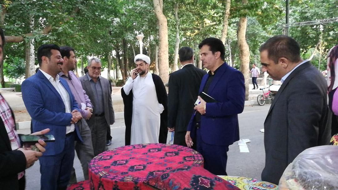 بازدید مسئولین استانی از بازارچه تولیدات صنایع دستی بانوان کارآفرین در کرج + تصاویر