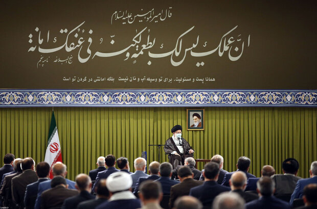 نمایندگان مجلس در حسینیه امام خمینی (ره) با رهبر انقلاب اسلامی دیدار کردند