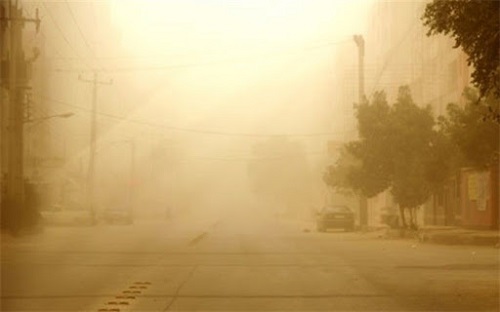 وضعیت طوفان‌ های گرد و غباری در برخی شهرها و تاثیر آن بر سلامت