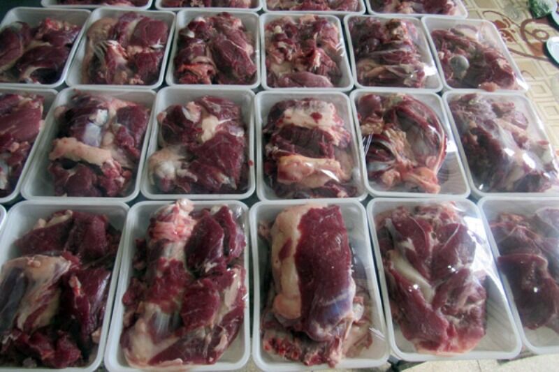 گوشت یک هزار و ۶۰۰ راس دام قربانی بین نیازمندان البرز توزیع شد