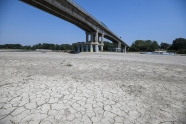 بزرگترین رودخانه ایتالیا خشک شد + فیلم