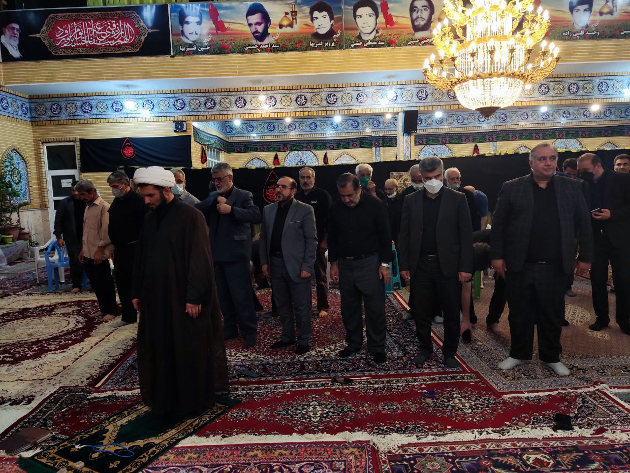 حضور نماینده مجلس در میان عزاداران حسینیِ شهرکوهسار + تصاویر