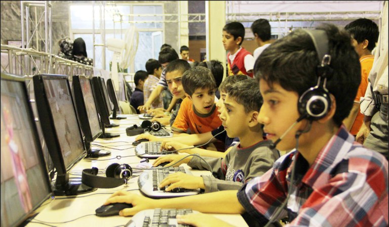 ۷ درصد کودکان ایرانی به بازی های آنلاین اعتیاد دارند/ کشور از نداشتن مرکز ترک اعتیاد معتادان دنیای مجازی رنج می برد//خبر تولیدی//