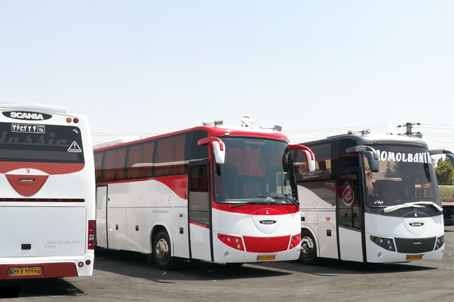 بخش خصوصی کمبود اتوبوس را برای اعزام زائران البرز جبران می کند/ ثبت نام قطعی ۵۰ هزار نفر و شلوغی پایانه شهید کلانتری کرج