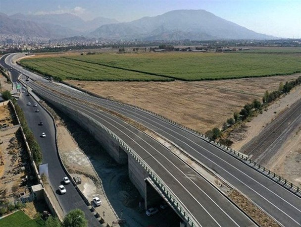 پلیس به ترافیک پروژه کنارگذر شرقی مهرشهر ورود کرد/ ایجاد تقاطع چراغدار برای رفاه مردم