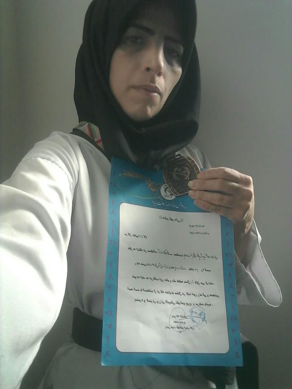 مادر البرزی موفق به کسب مدال قهرمانی در رشته تکواندو شد