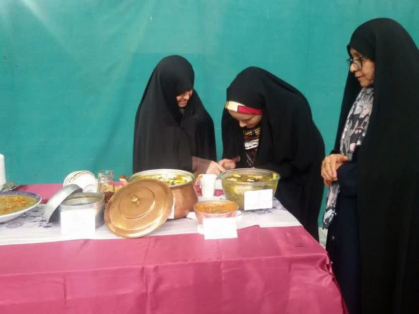 دستپخت بانوان در جشنواره پخت و پند در هیچ رستورانی یافت نمی شود/ برگزاری جشنواره آش های محلی در کرج//تکمیل نشده//