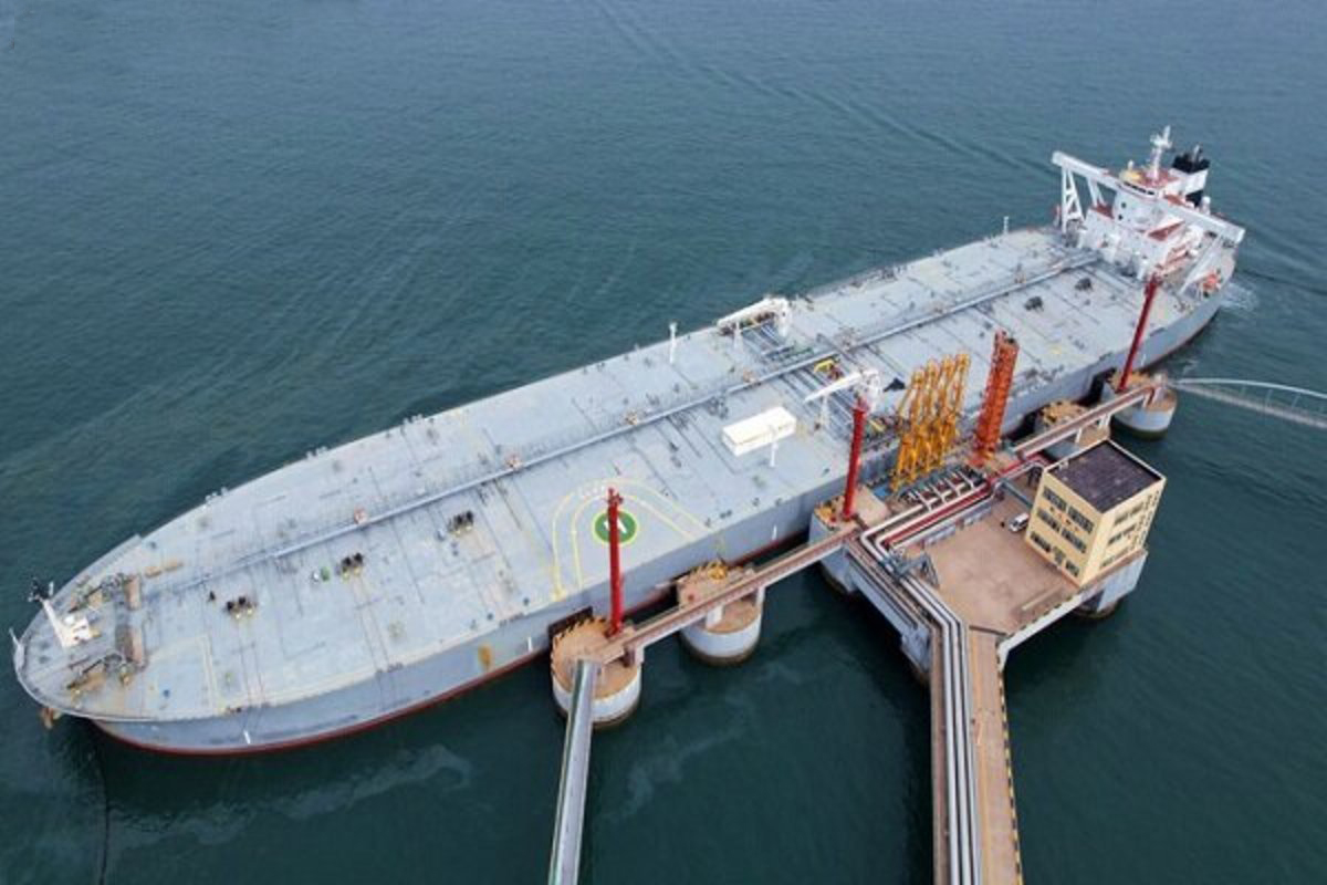 توقیف نفتکش خارجی حامل ۱۱ میلیون لیتر سوخت قاچاق در خلیج فارس + فیلم   /////تکمیل شد.