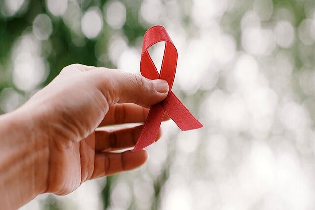 آمار ابتلای زنان به ایدز افزایش یافته است/ بانوی مبتلا به این بیماری می تواند مادر شود