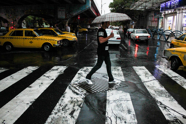 بارش باران در نقاط مختلف کشور/ افزایش غلظت آلاینده‌ ها در تهران و کرج