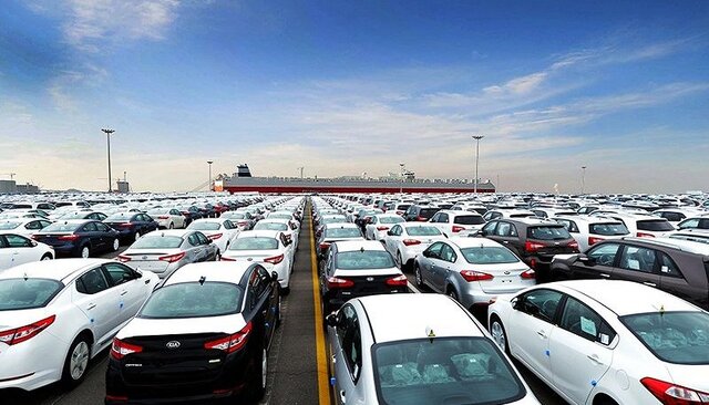 رشیدی‌ کوچی: خودروسازان در واردات خودرو میدان‌ دار شده‌ اند