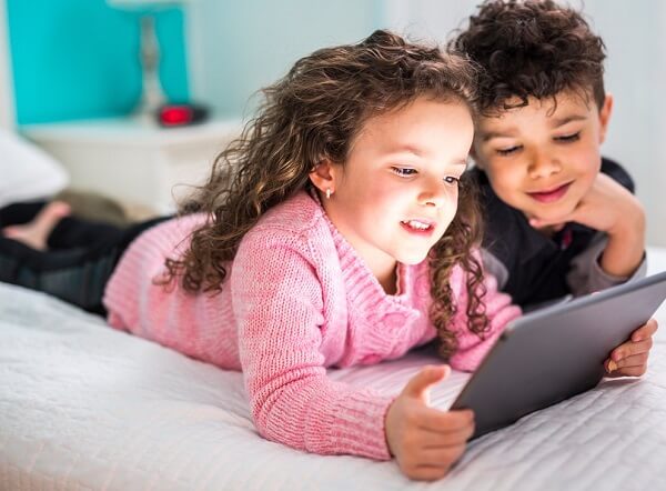 چگونه فعالیت‌های آنلاین فرزندانمان را مدیریت و نظارت کنیم؟