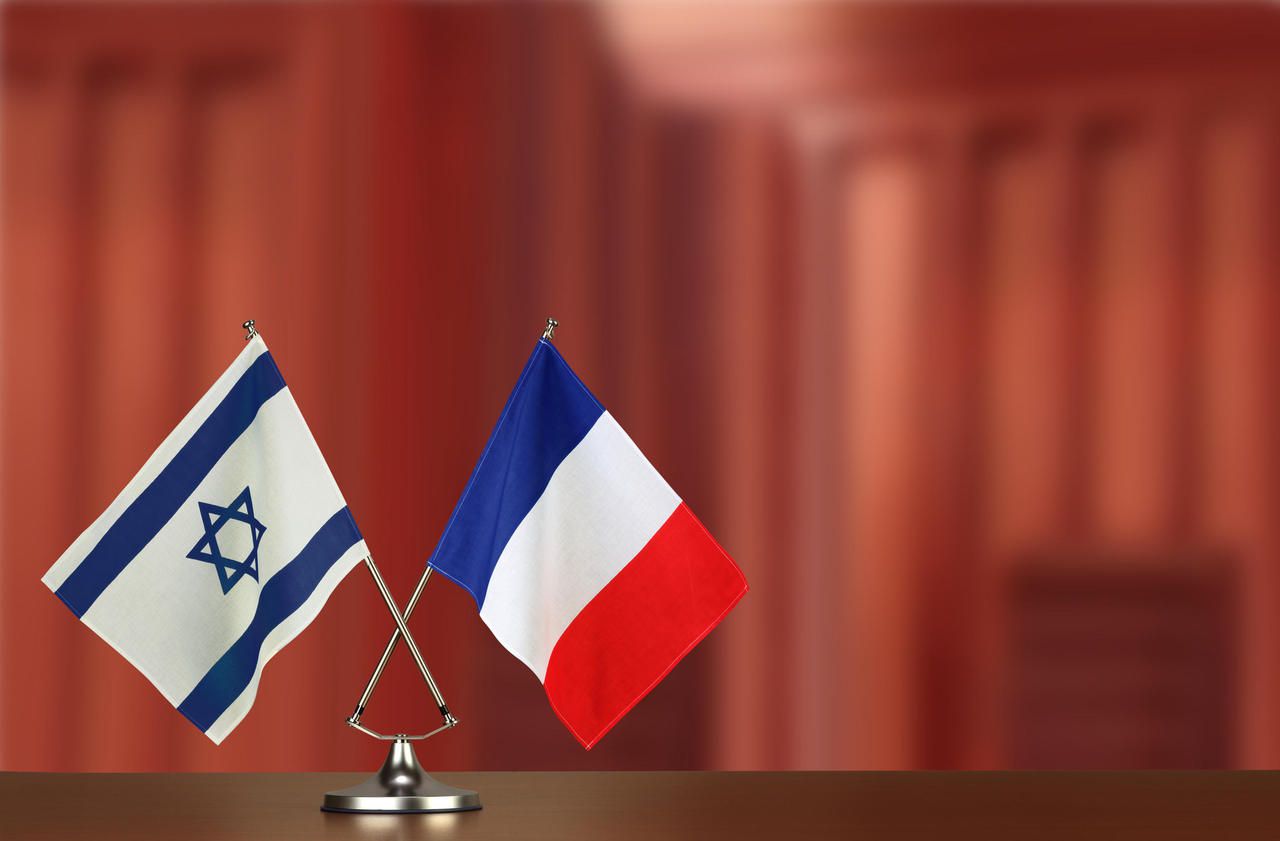 کاریکاتور/ در اسرائیل و فرانسه چه می‌گذرد؟////تکمیل شد