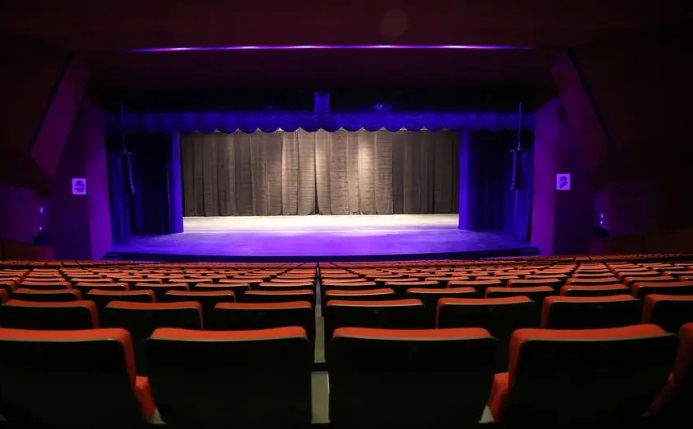 پردیس تئاتر شهر کرج را به بهره‌برداری نزدیک می‌شود