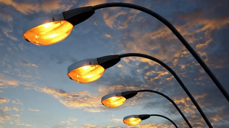 ١۵٠ هزار چراغ روشنائی معابر البرز به لامپ LED مجهز می‌شوند